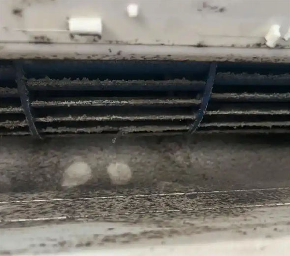 龙州空调吹的风有股烧焦味是怎么回事